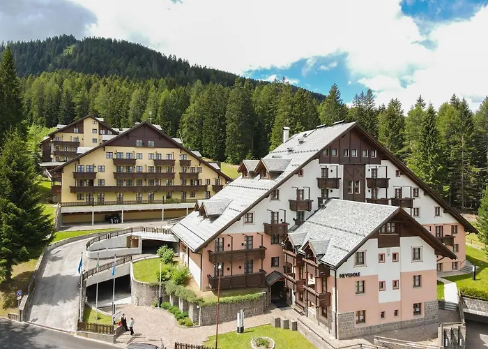 Nevesole Folgarida Resort Aparthotel